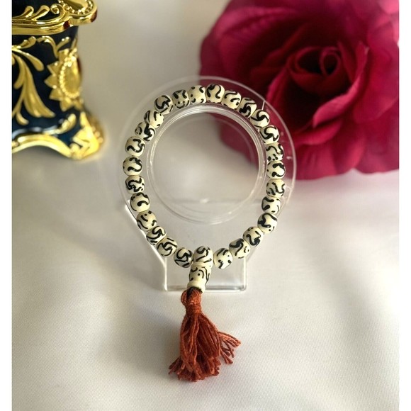 Natural Tibetan Yak Bone Om Bracelet 8mm Prayer Healing Reiki Energy - Picture 3 of 6